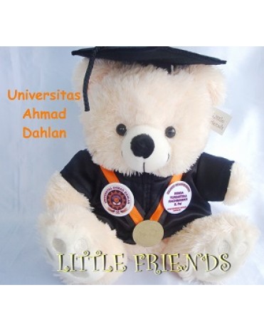 Boneka Wisuda Universitas Ahmad Dahlan (30 cm)